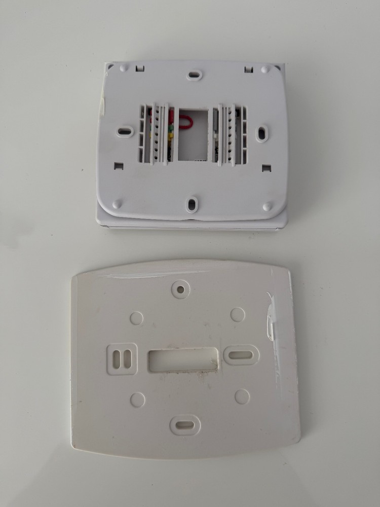Pro1 T701 Non-Programmable Thermostat