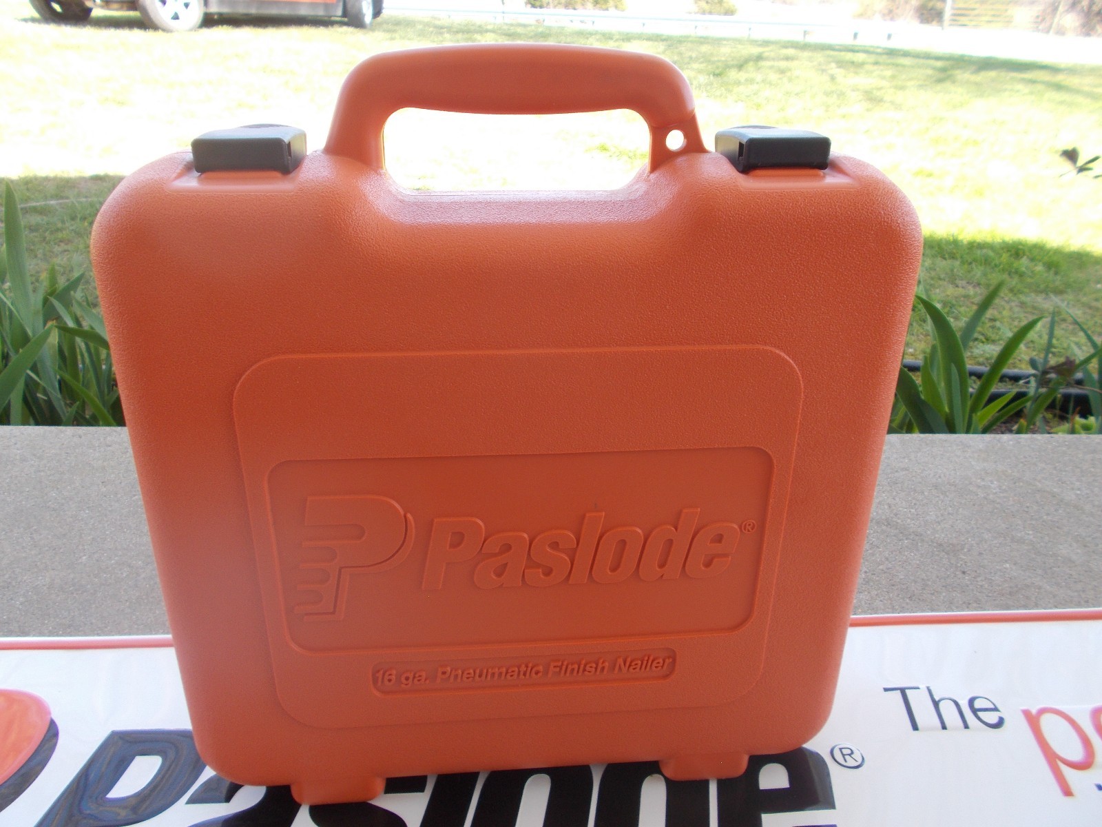 Paslode 219233TR Latch (TWO LATCHES) For Finish Nailer Cases