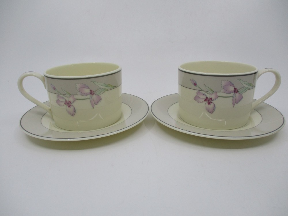 GORHAM WINE BLOSSOMS - 2 CUPS & SAUCERS - 2 1/4"   0510I