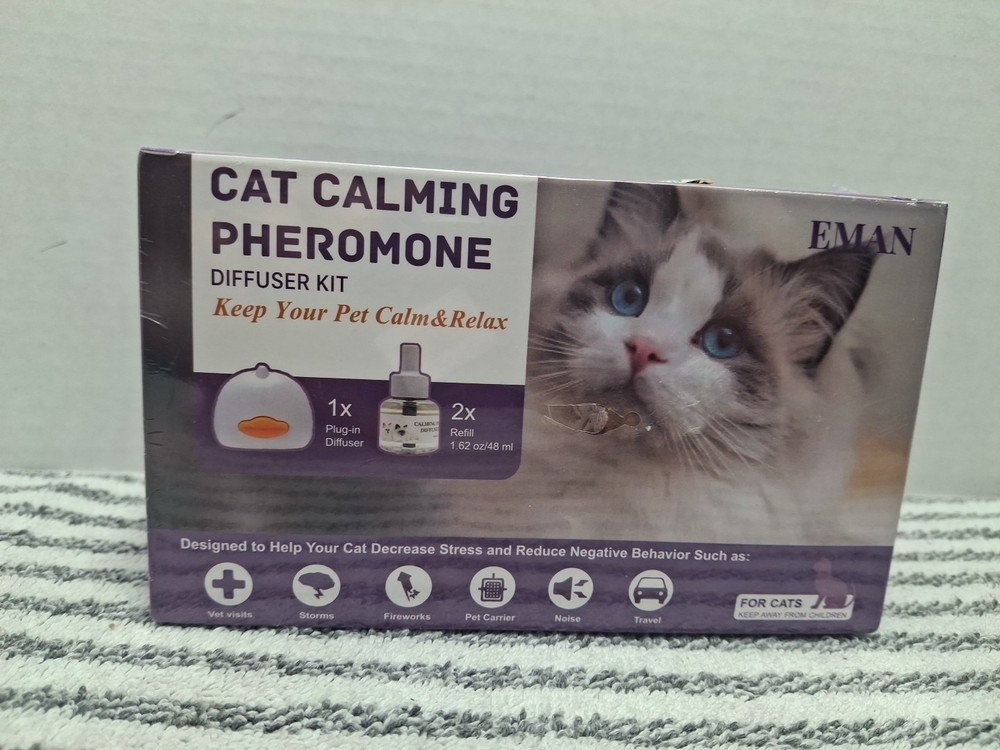 Cat Pheromones and Calming Diffuser for All Cats Pheromone Diffuser + 2 refills