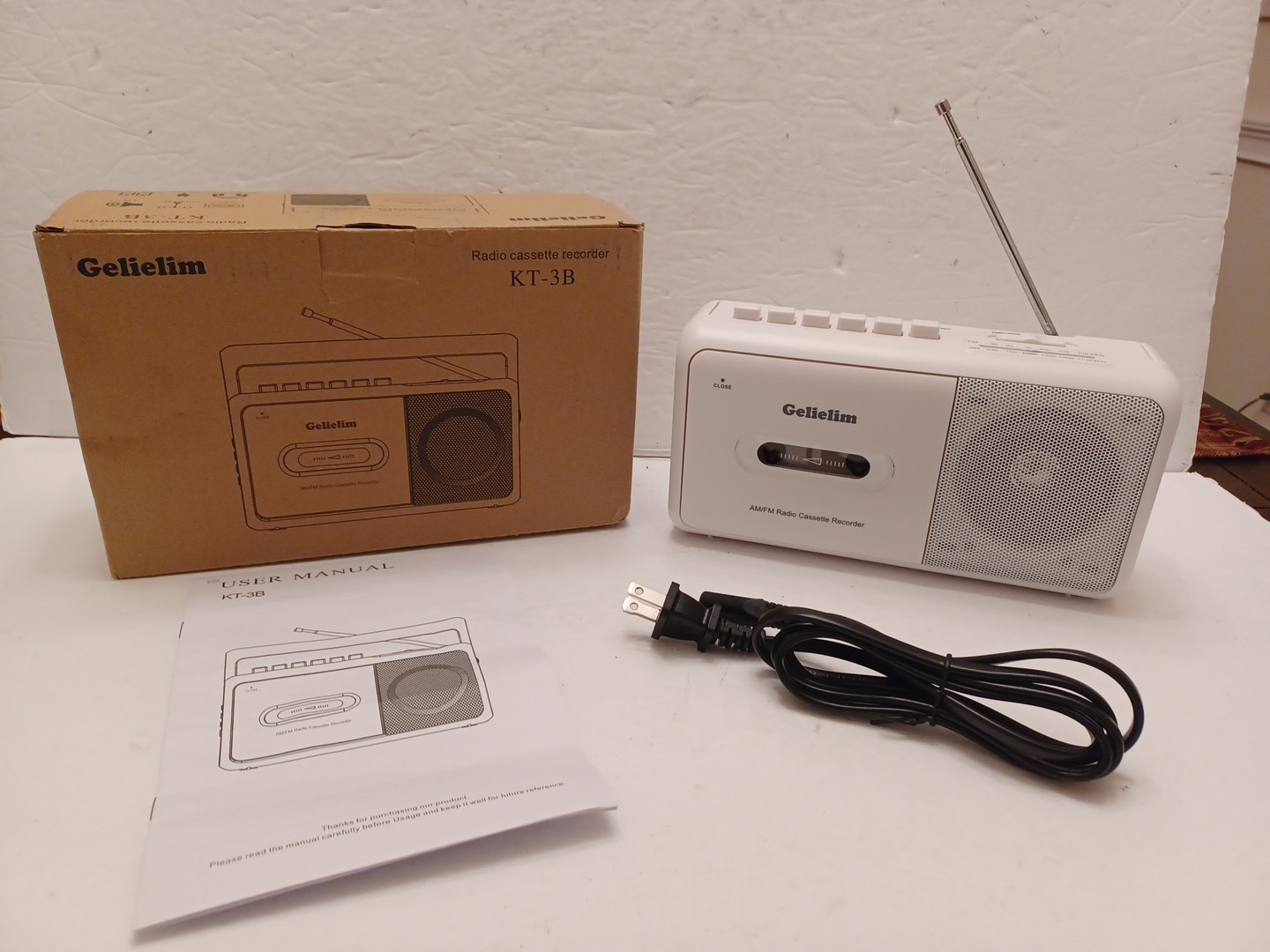 GELIELIM Portable AM/FM Radio Stereo Casette Tape Player/Recorder NEW FREE SHIP