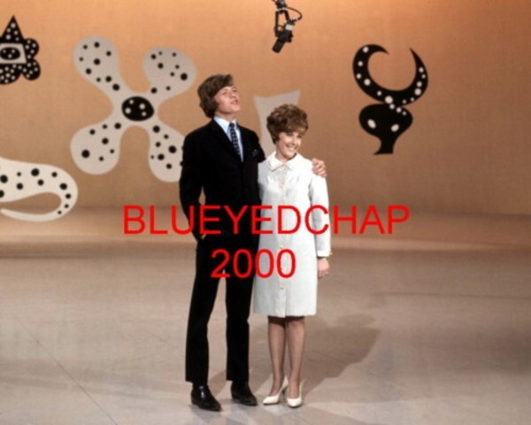 PETER NOONE & LESLIE GORE 8 X 10 UNPUBLISHED PHOTO