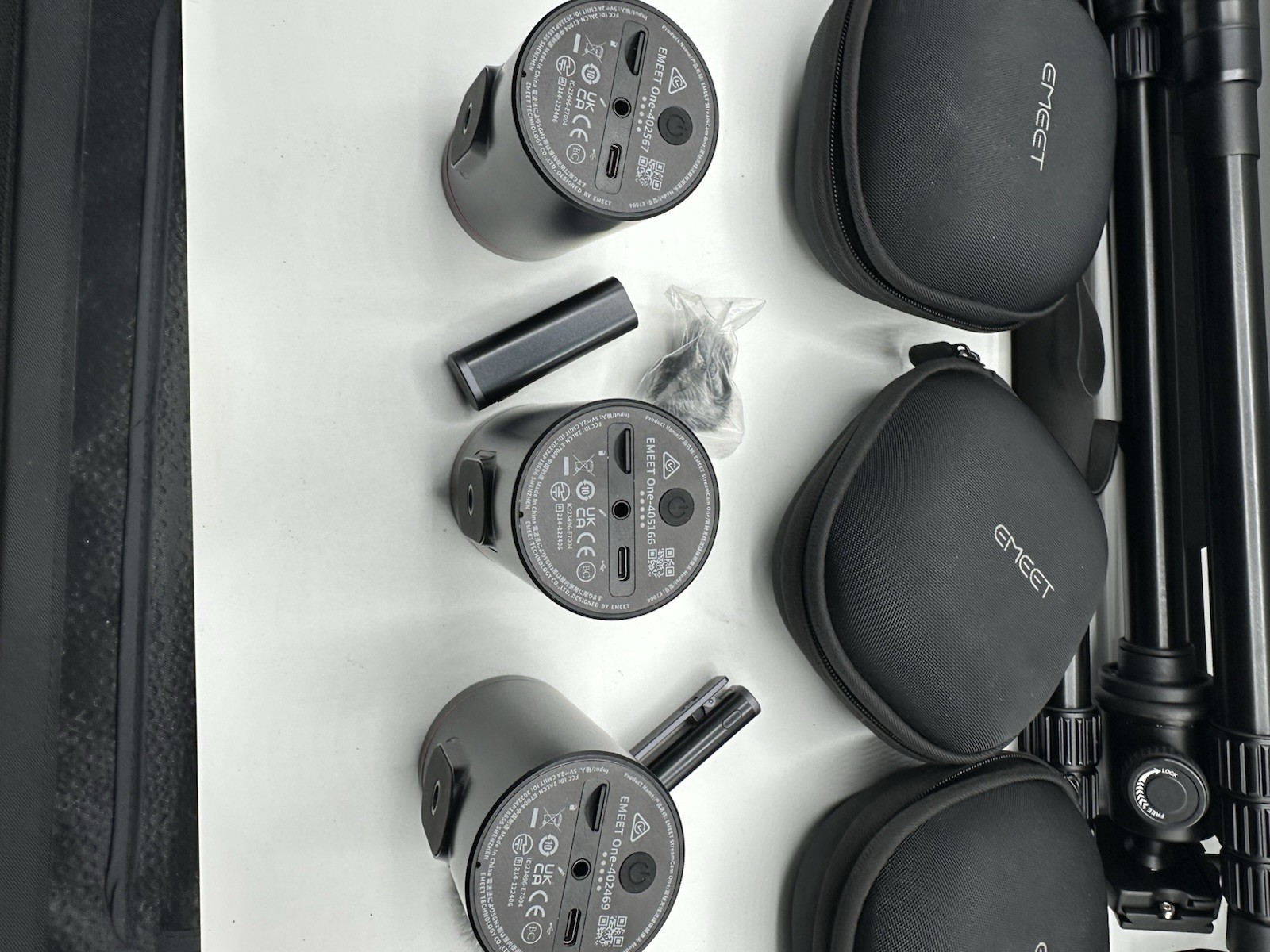 Emeet Streamcam One Set Three Cameras Mics SD Cards Tripod Cases
