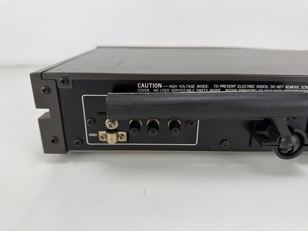 Sansui T-77 Synthesizer Tuner