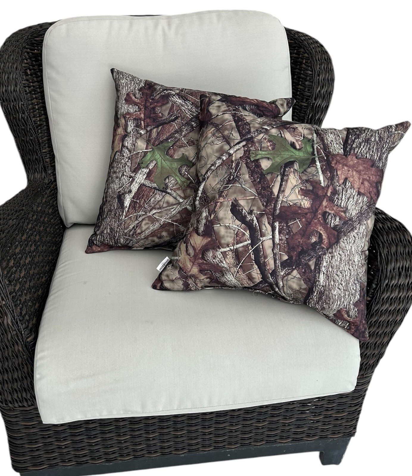 TrueTimber Camo Outdoor/Indoor Pillows– 18" x 18" (2-Pack) Made in USA