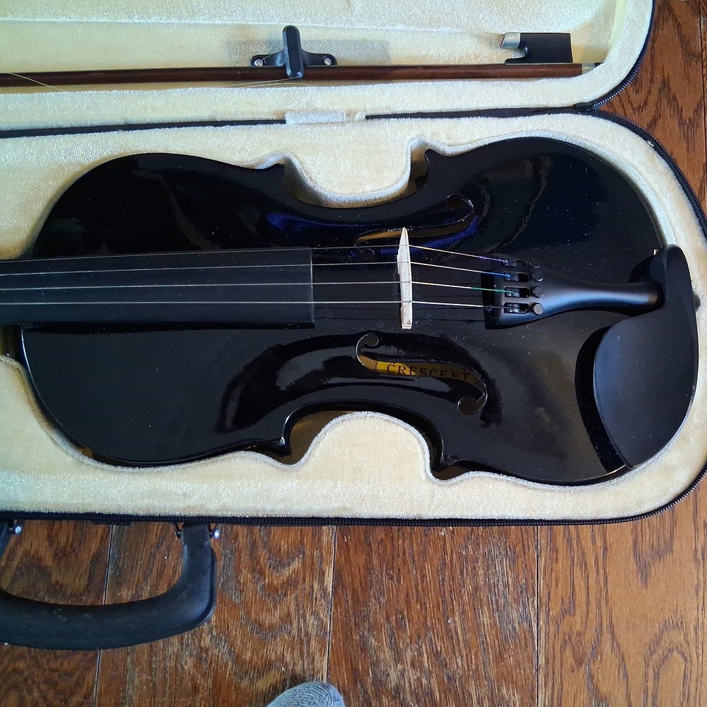 Preowned Crescent HX 4/4 Violin With Bow And Carrying Case Strings In Package