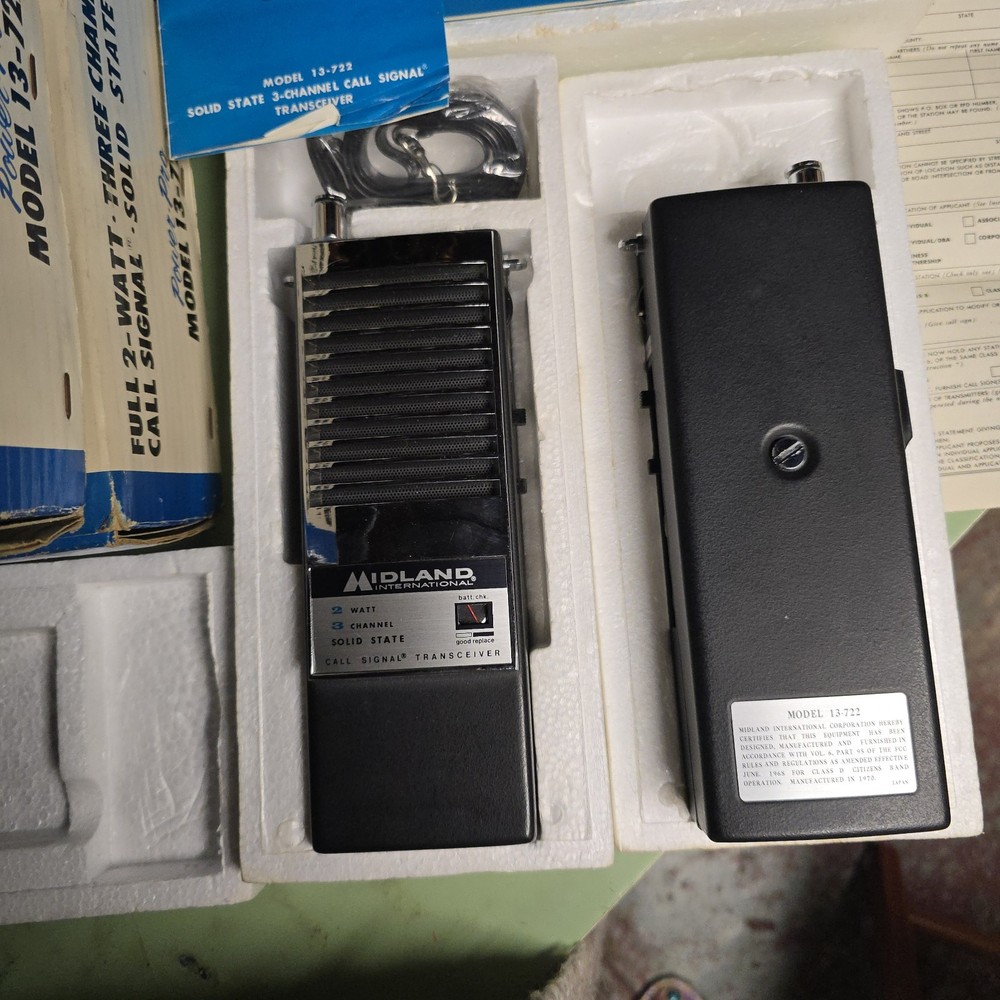 Midland 13-722 Transceiver (2)