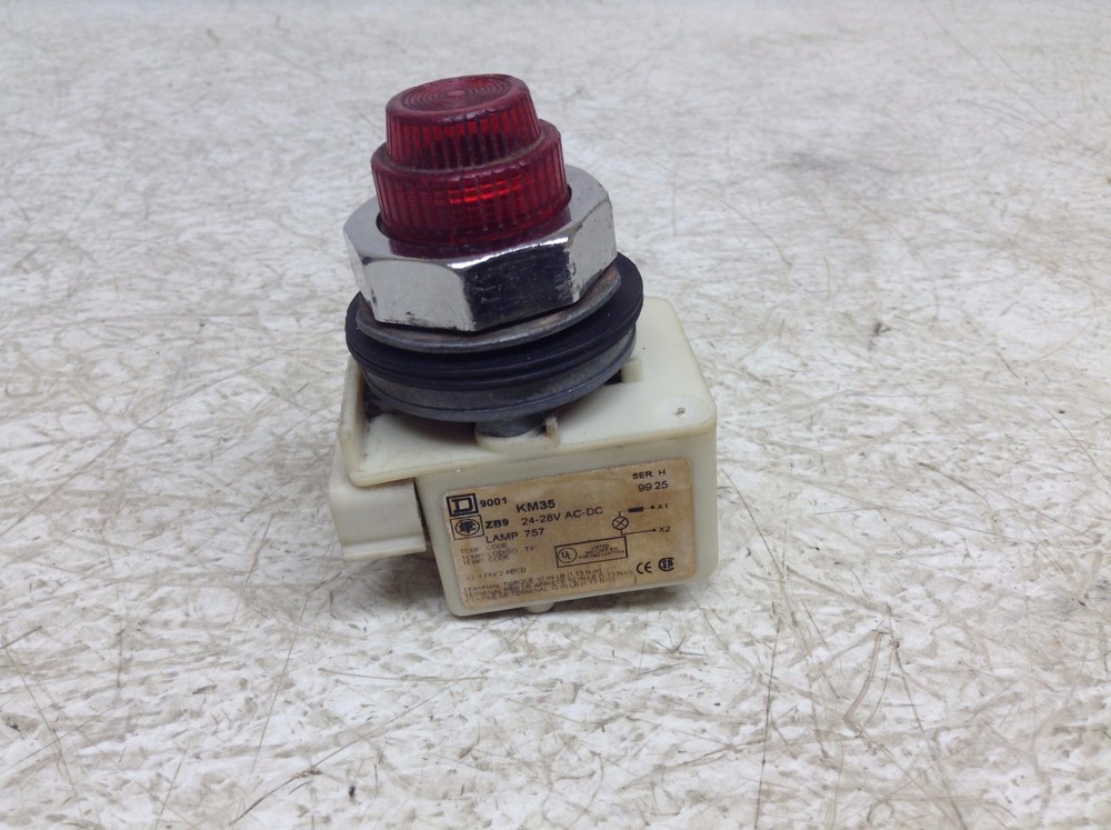 Square D 9001KM35 Red Illuminated Indicator Pilot Light Button 9001 KM35