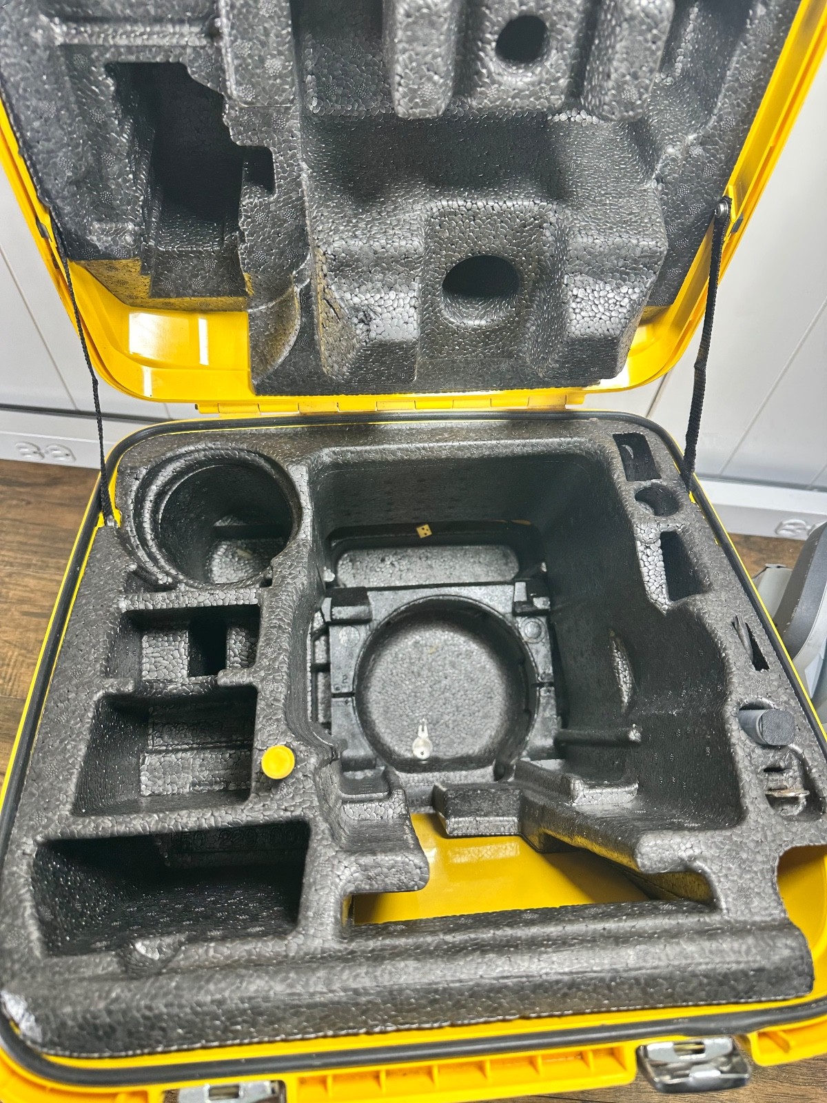 PLEASE READ Trimble Total Station S8 1” High Precision Y92