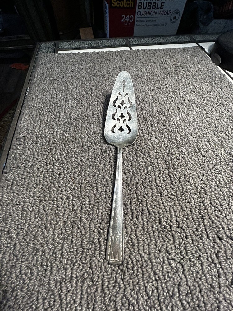 National Silver Co Silverplate Solid Pierced Pie Server Seventeen