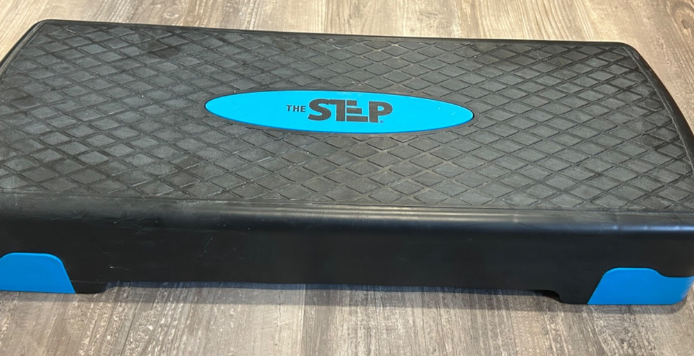 The Step Original Aerobic Step Platform Blue w/ Risers Adjustable 26x11