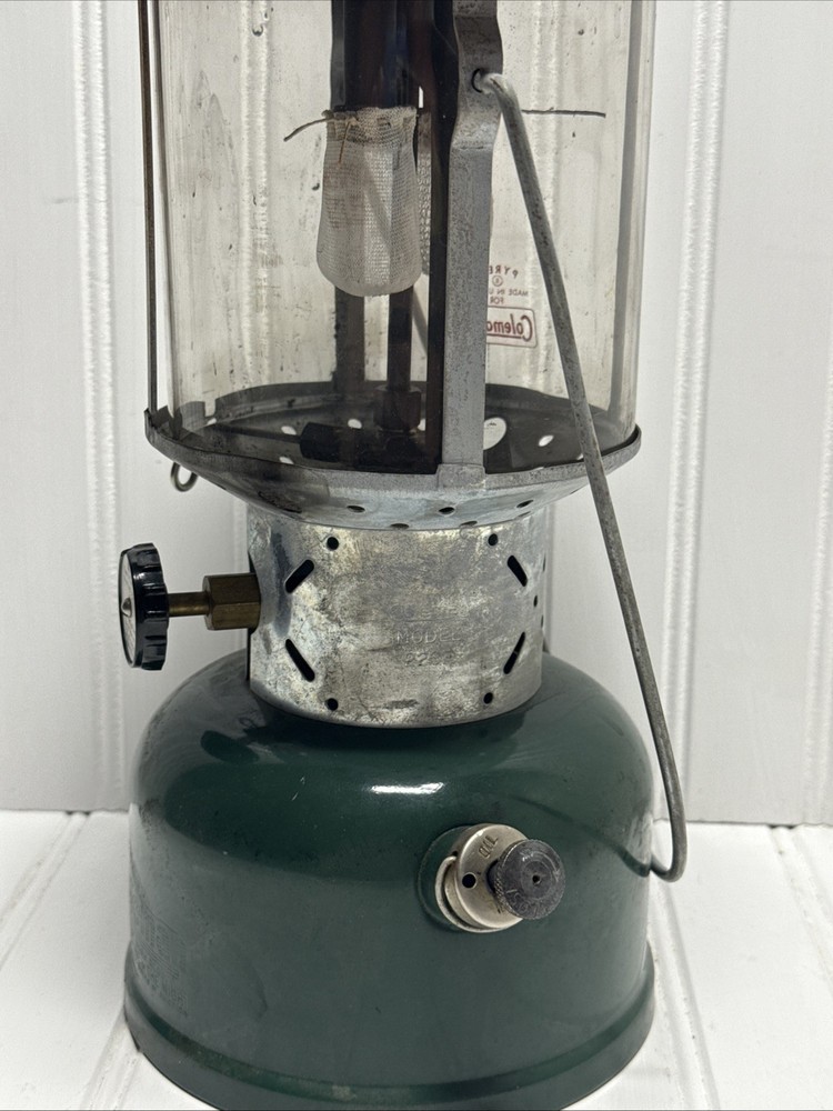 1955 COLEMAN DOUBLE MANTLE LANTERN MODEL 220F Dated 4/60 Pyrex Globe 220E*