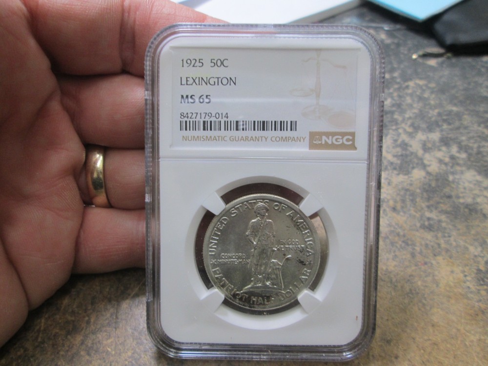 1925 LEXINGTON COMMORATIVE HALF DOLLAR IN NGC MS65 UNCIRCULATED CONDITION