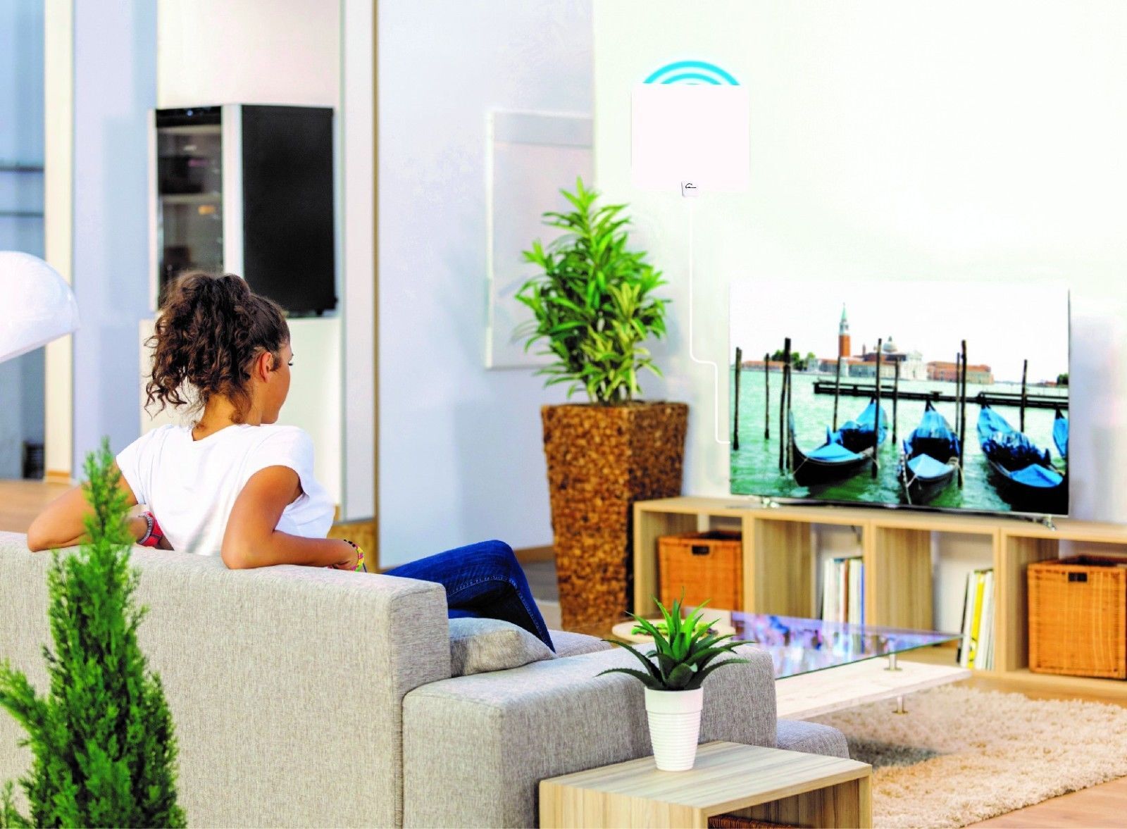 Digital Indoor TV Antenna Long Range 35 Miles Flat HDTV VHF UHF White Multi LOT