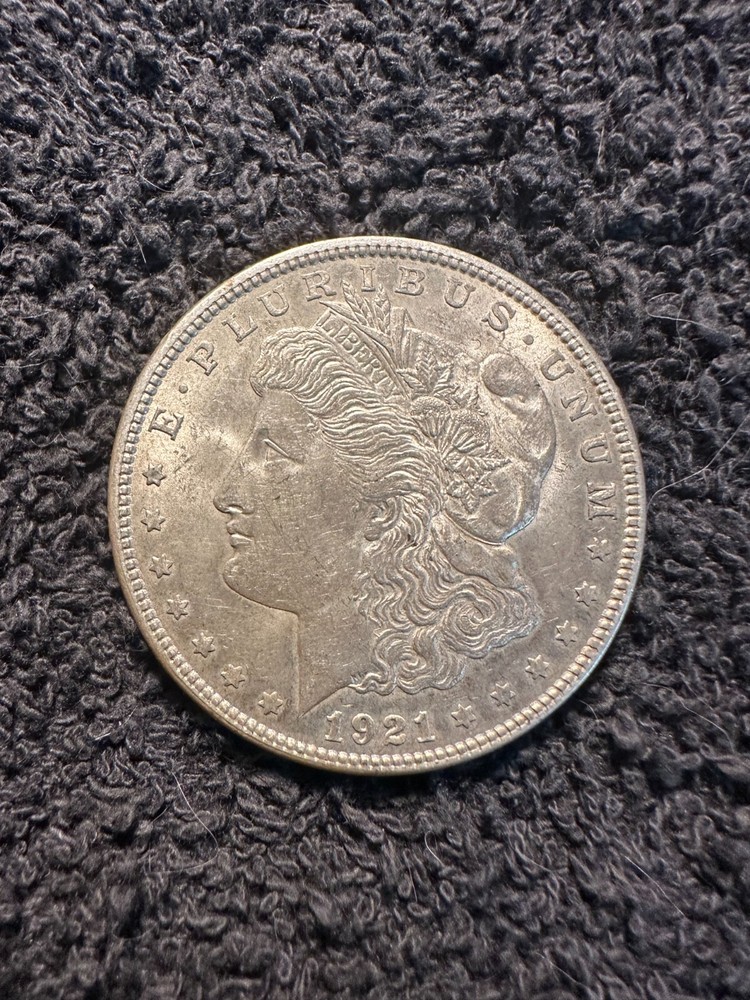 MORGAN 1921P Silver Dollar (96)