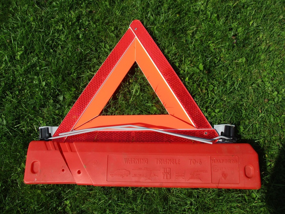 Halfords Emergency Hazard Warning Triangle with Case Reflective Roadside Safety