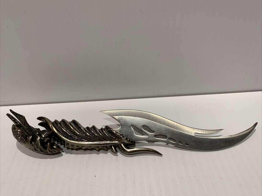 Alien Queen Dagger Knife 14.5 Inches