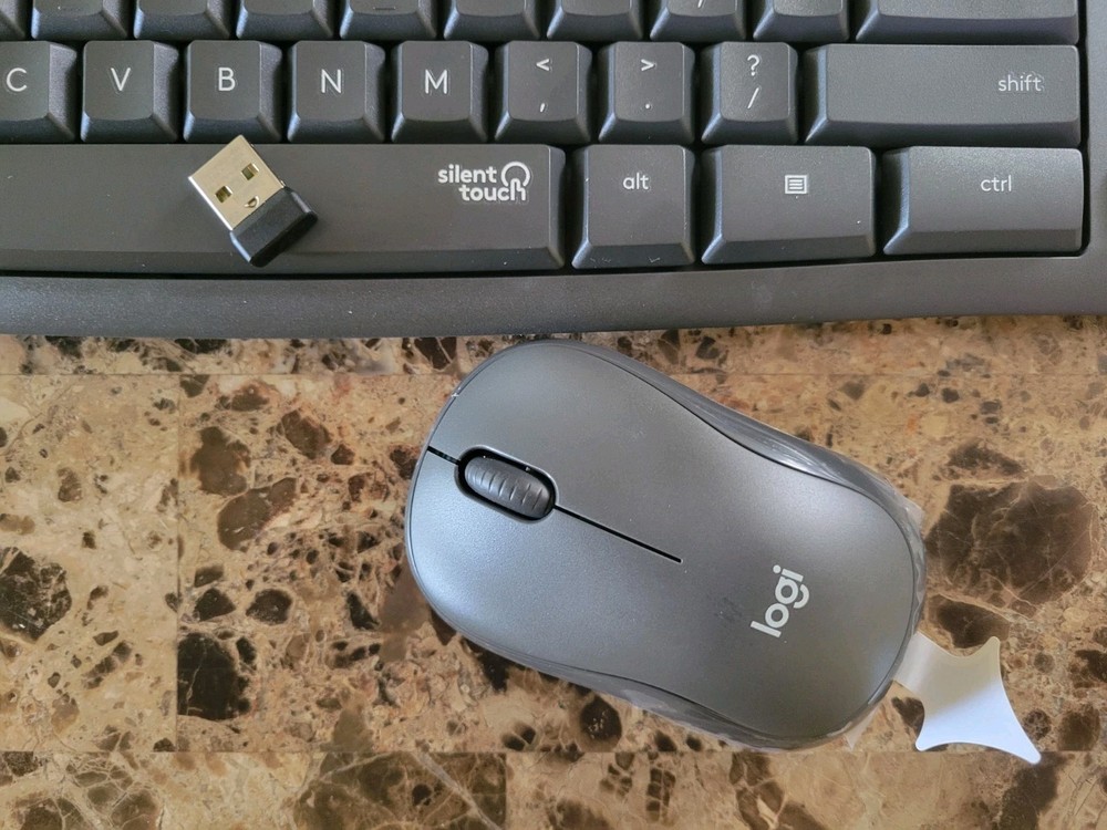 Logitech MK295 Wireless Mouse & Keyboard Combo SilentTouch Graphite w/ Dongle