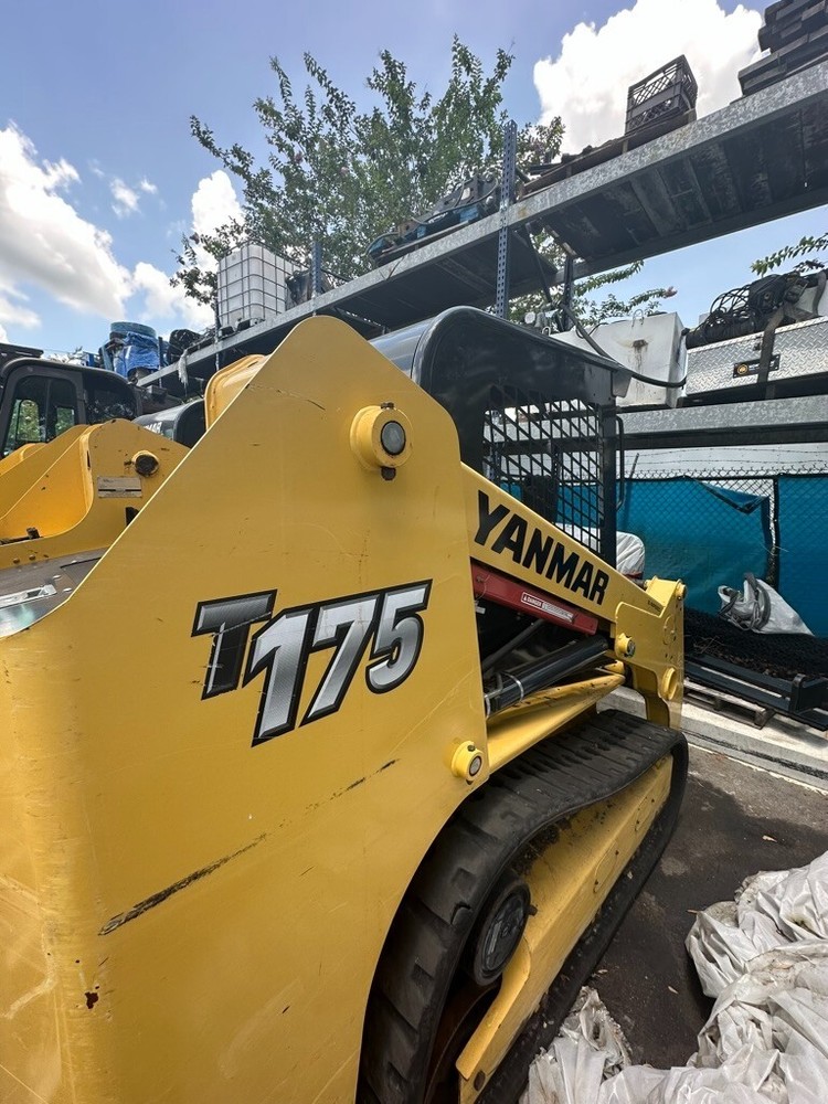 YANMAR T175 SKID STEER