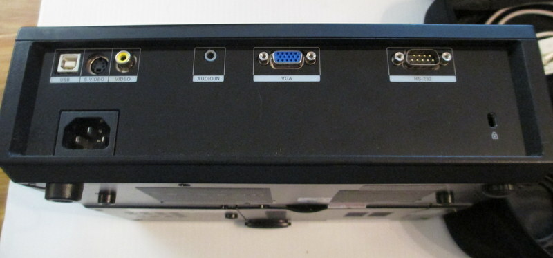 Vivitek d825ms svga lcd projector with soft case Texas Instruments