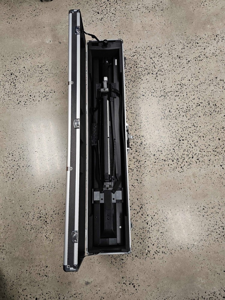Epson ES3000 Manual Projector Screen - Fair Condition SB41356