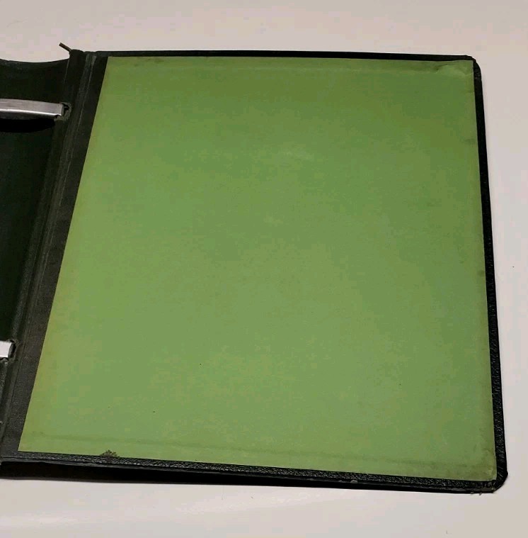 Binder Scott United Nations Specialty Stamp Binder Green 2 3/4"