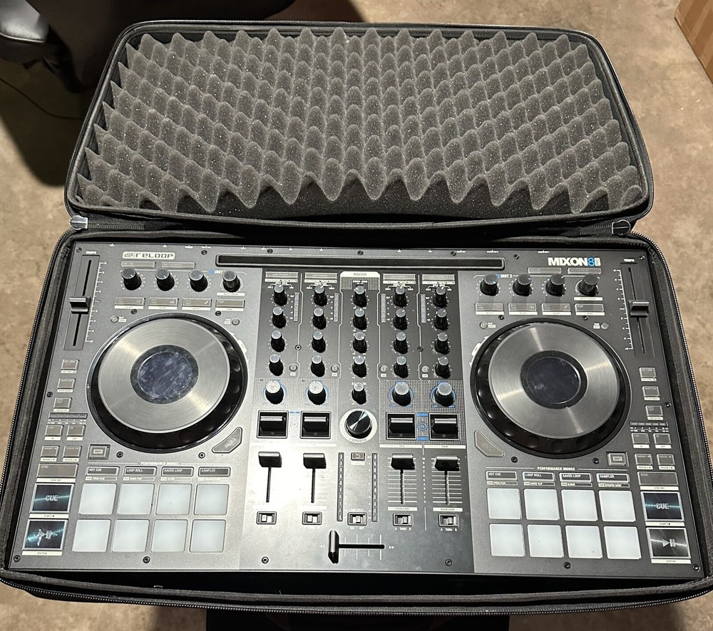 reloop mixon 8 pro With Case