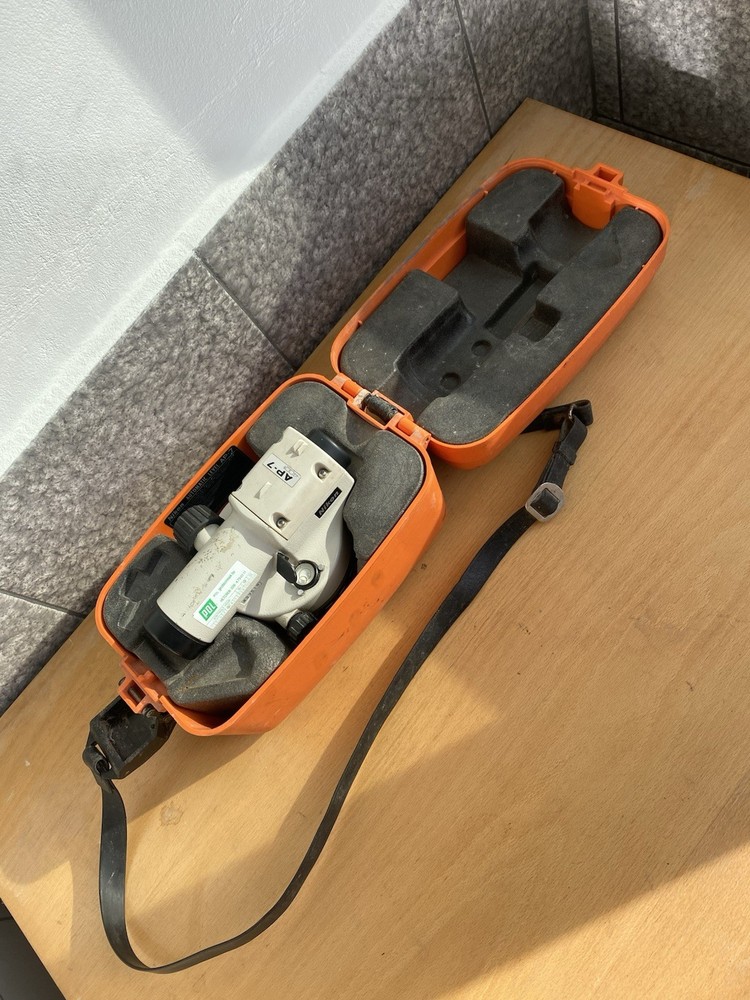 Nikon AP-7 - Automatic Level