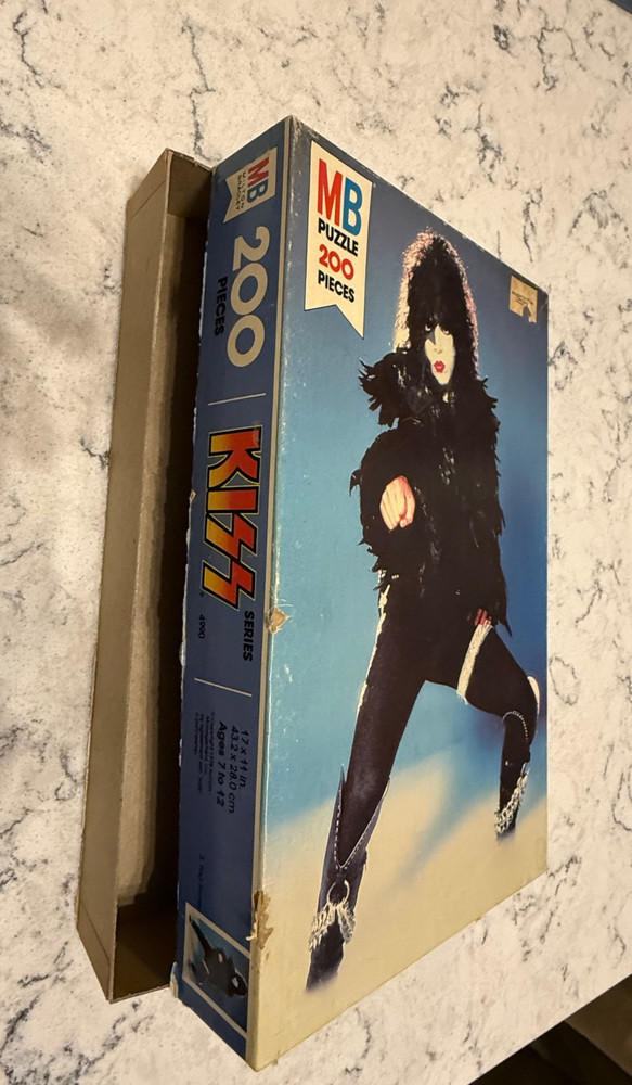 Kiss Puzzles