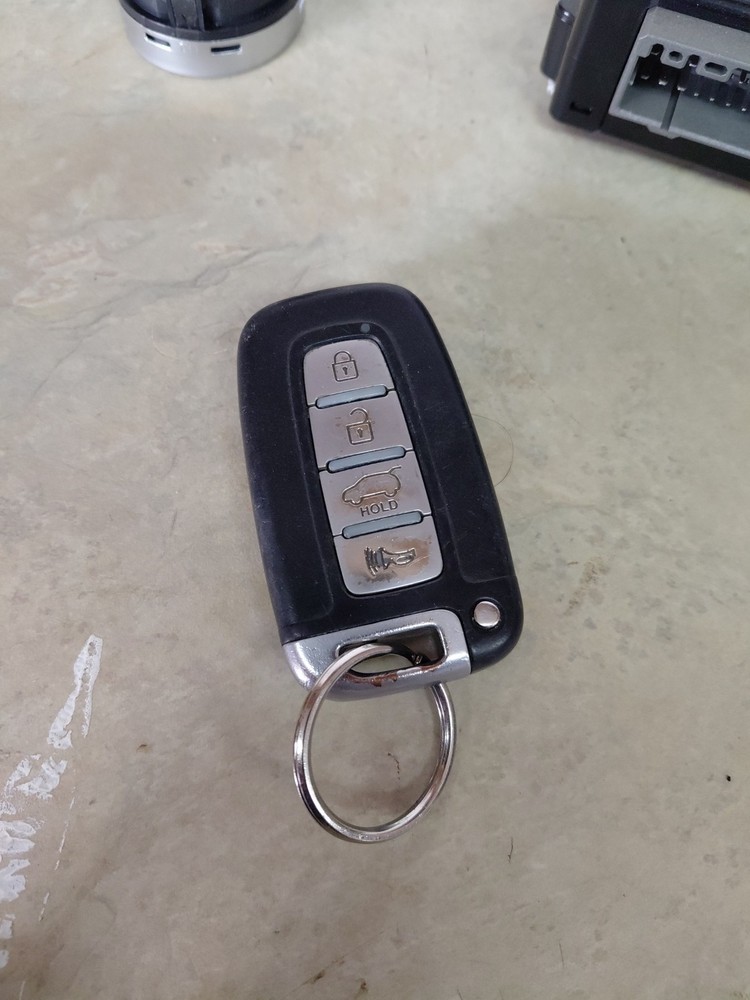 2012 Kia Soul Plus Smart Key Assembly Push Button Key Lot