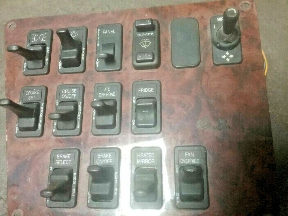 INTERNATIONAL 9400 SWITCH PANEL