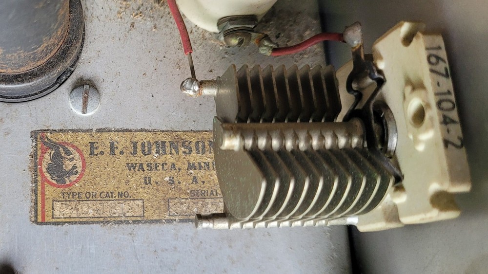 Vintage Johnson Viking Adventurer Tube Ham Radio Transmitter Powers Up As-Is