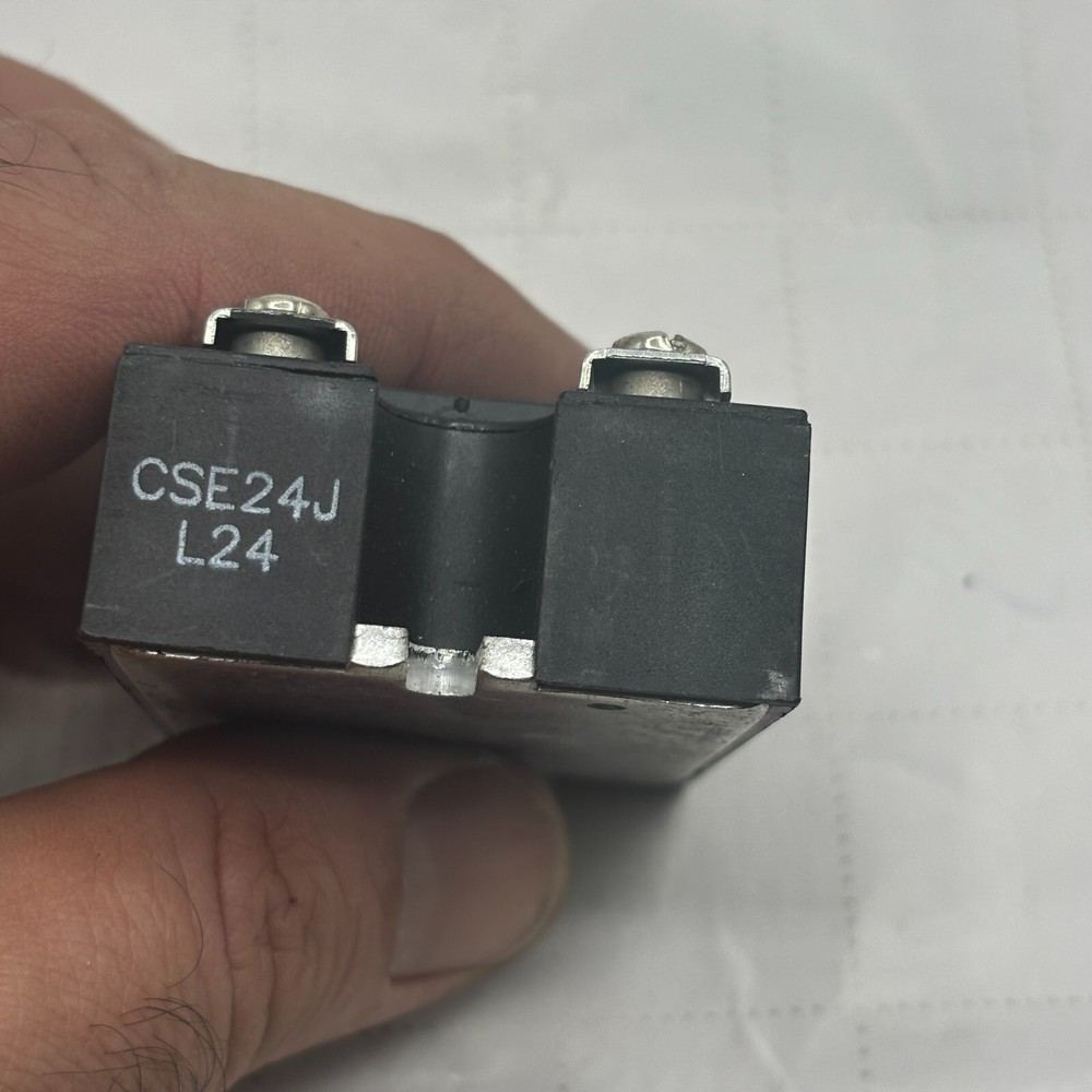 Crydom CSE2425 Solid State Relay, 15-32V, Panel Mount ⭐