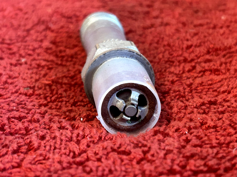 CHAMPION SPARK PLUG P/N RHB37N