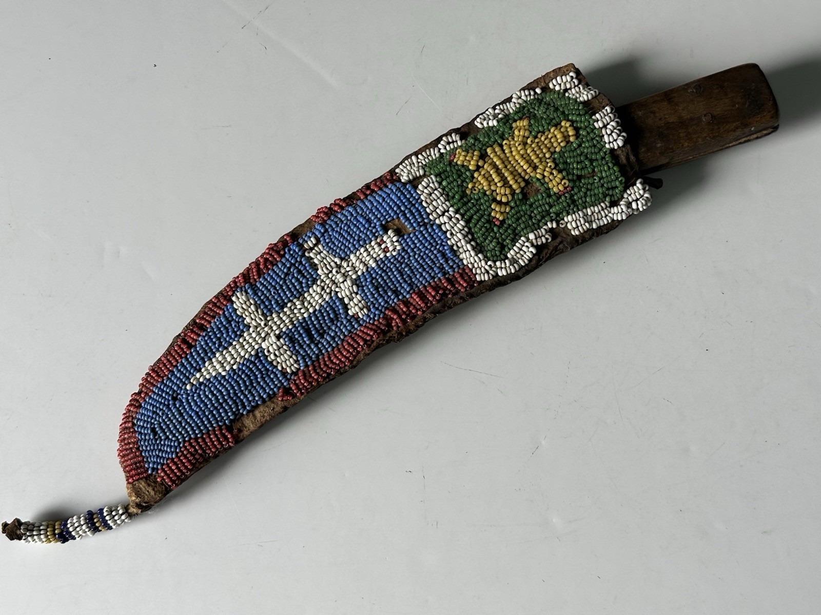 INCREDIBLE SIOUX PLAINS INDIAN HISTORIC BEADED KNIFE SHEATH, HISTORICAL