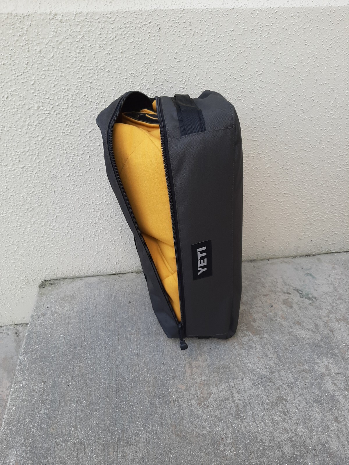 Yeti Lowlands Blanket