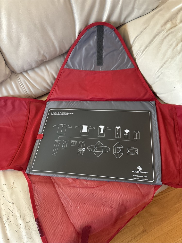 Eagle Creek Pack It Medium Red Garment Folder 16” New in Packaging