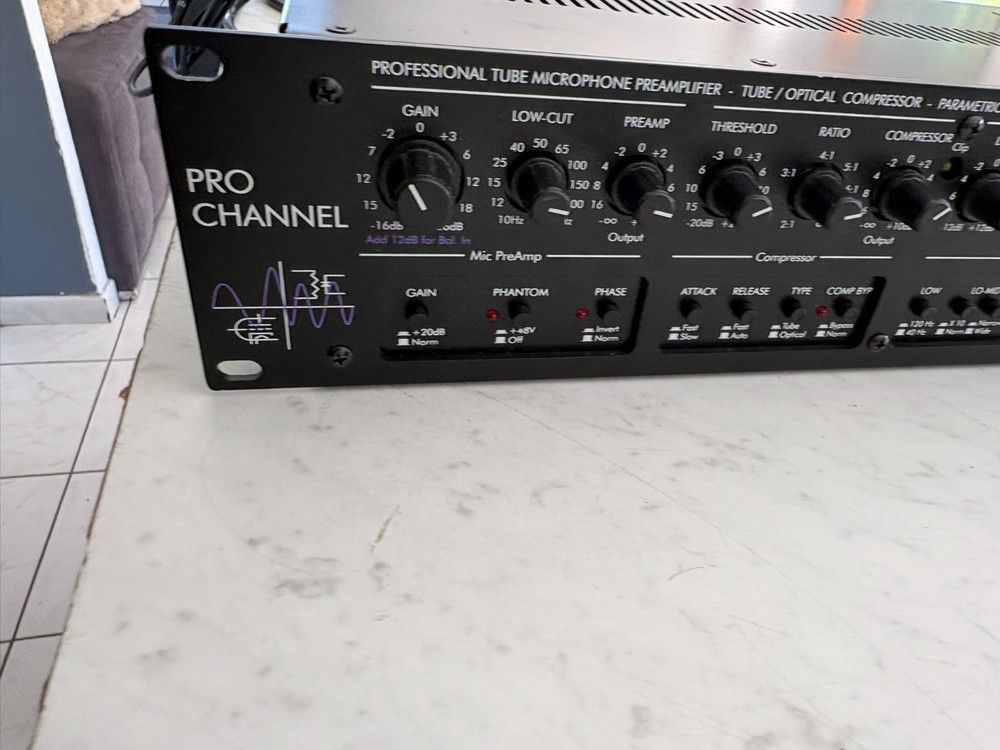 ART Pro Channel DJ Mixer Table