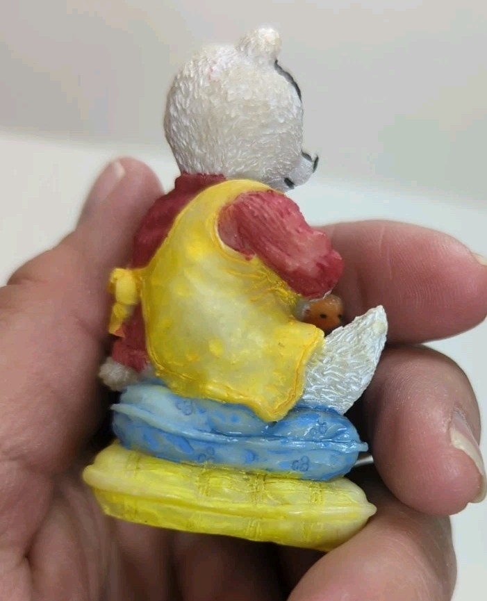 6 Vintage Easter Bunny Figurines Plus 1 Special Extra Read,👇