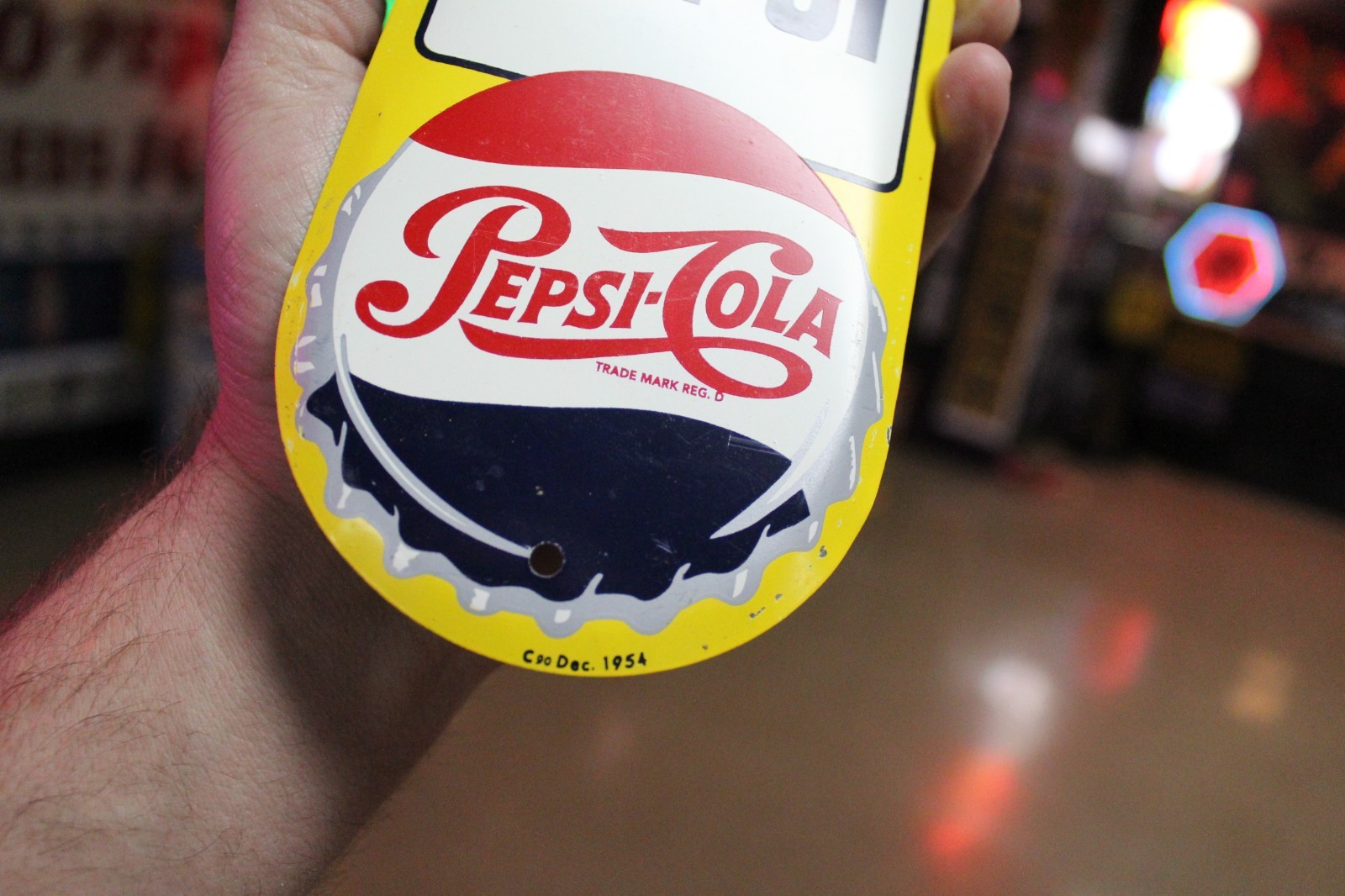 SCARCE 1954 ENJOY A PEPSI COLA STAMPED PAINTED METAL DOOR SIGN SODA BOTTLE CAP