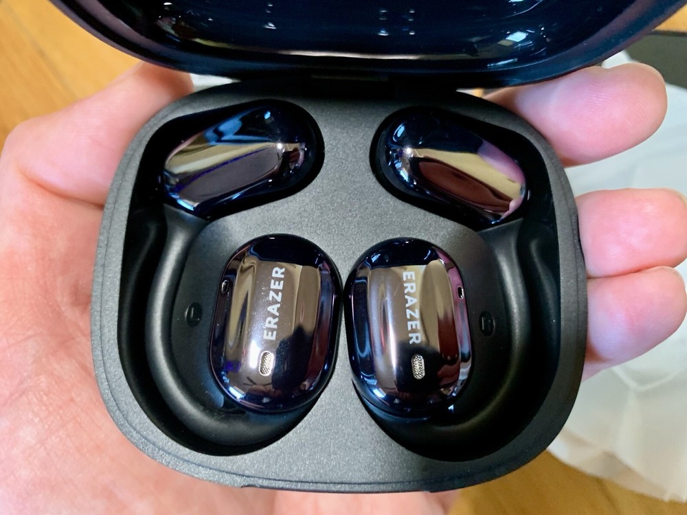 AI Language Translator Earbuds, 135 Languages, HD sound, Touch Screen, TF Reader