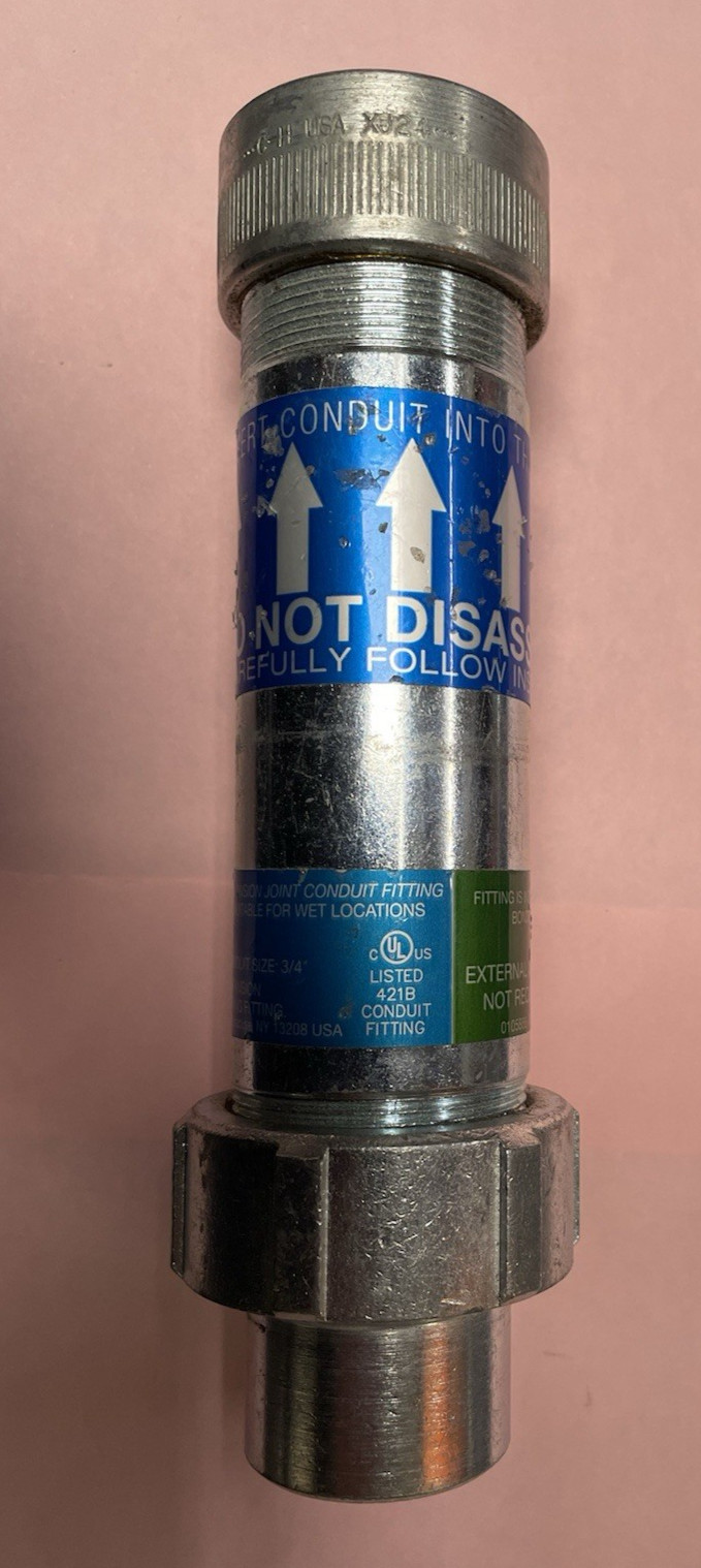 EATON Crouse-Hinds XJG24 3/4" EXPANSION JOINT CONDUIT FITTING W/4" MOVEMENT