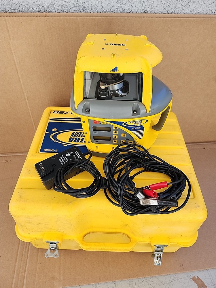 SPECTRA PRECISION LASER GL720 WITH CASE & CHARGER
