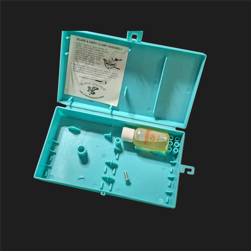 Blade Master USA knife sharpener kit, turquoise case