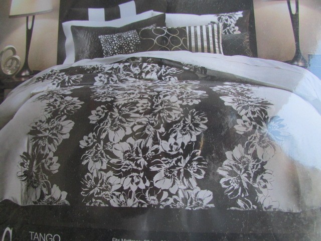 New INC Queen Comforter MA2