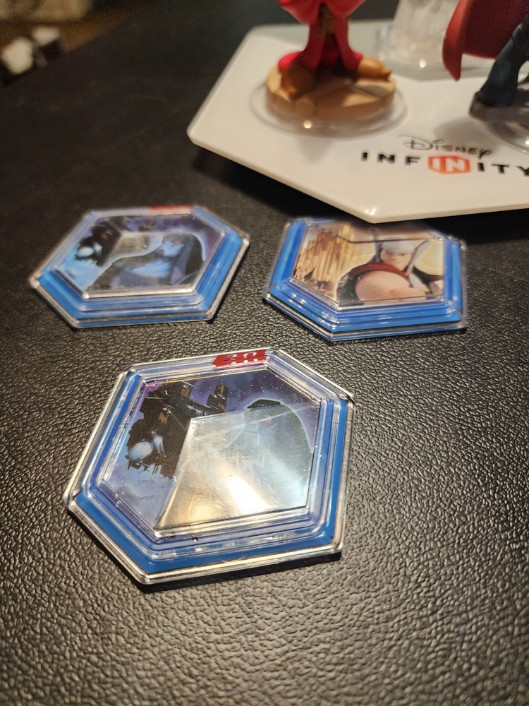 Disney Infinity 2.0 Marvel Avengers LOT Figures Discs Crystal Untested