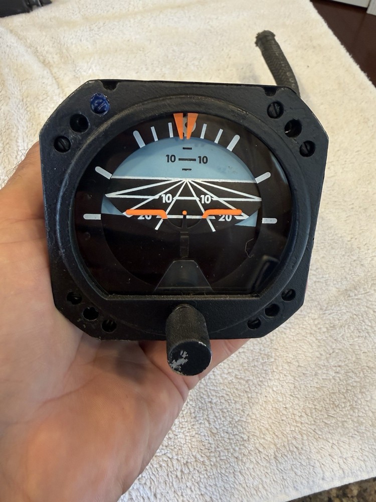 AIM Attitude Gyro 700-3CF 52D67 (3158)