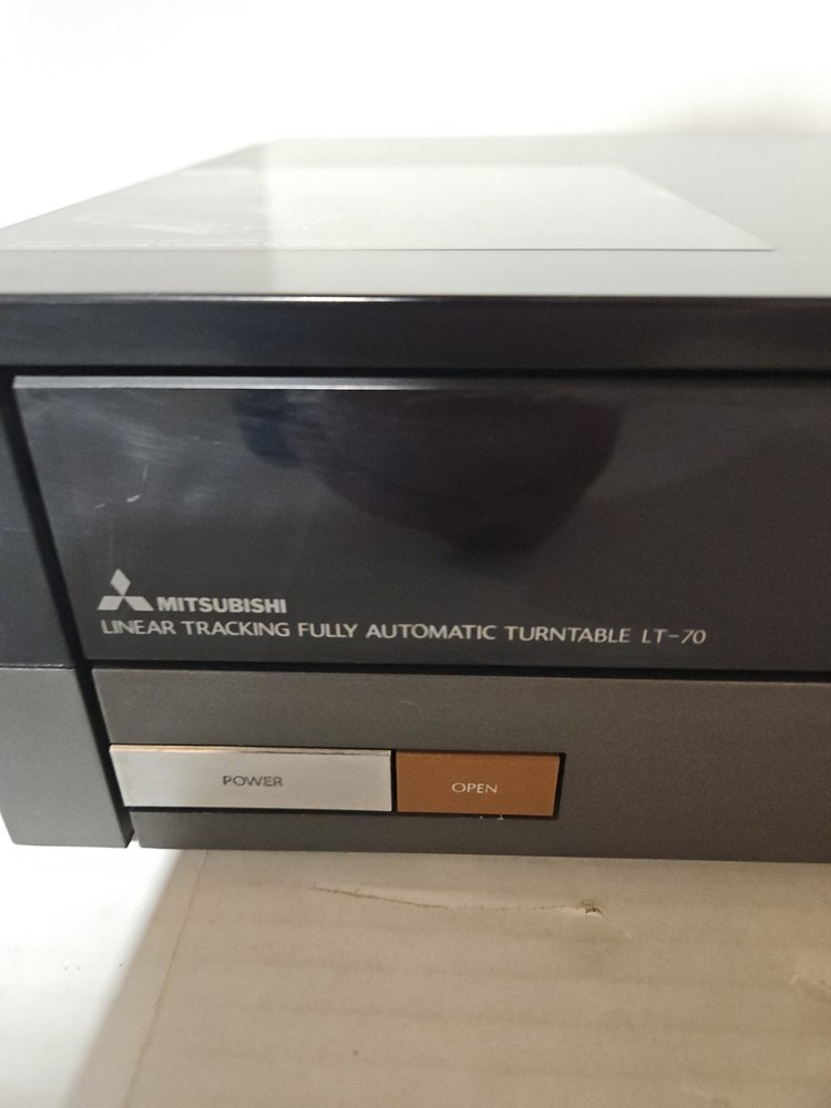 Mitsubishi Linear Tracking Fully Automatic Turntable LT-70 Tested Working