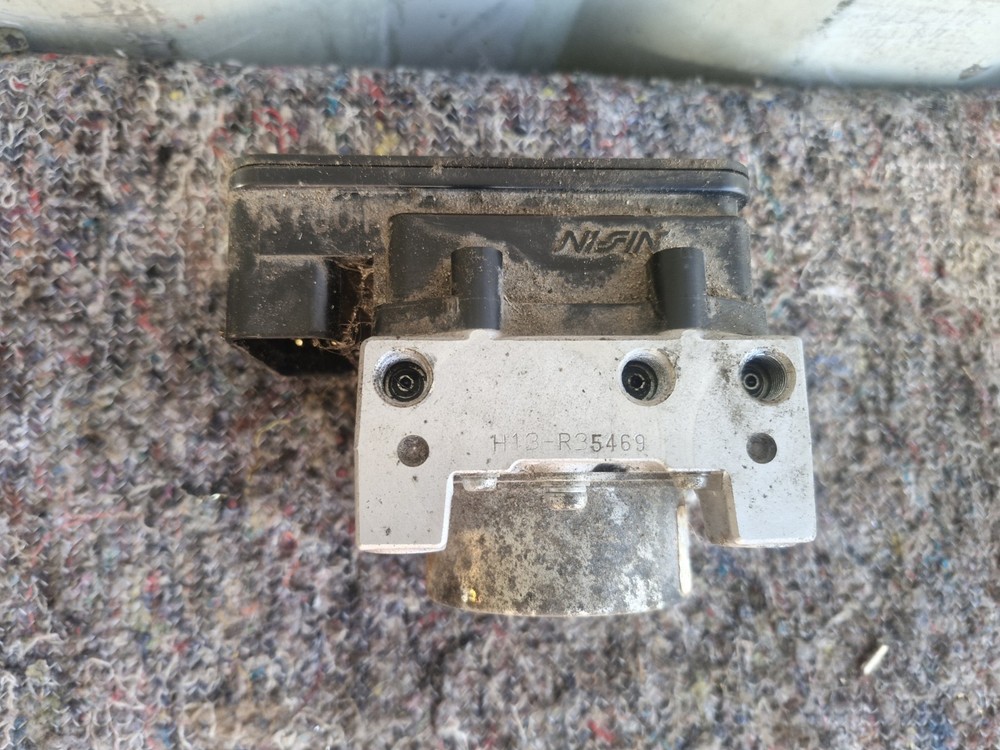 2012 HONDA CBR250R MC41 ABS PUMP