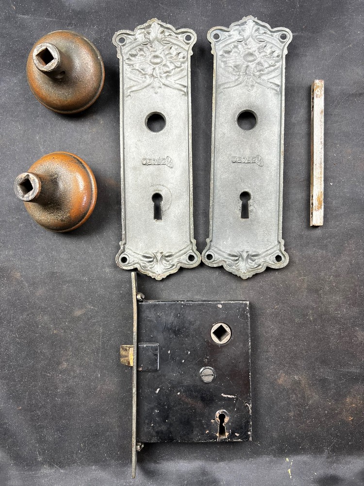 Corbin 1905 Concord Passage Set Knobs, Plates, Mortise I-10500